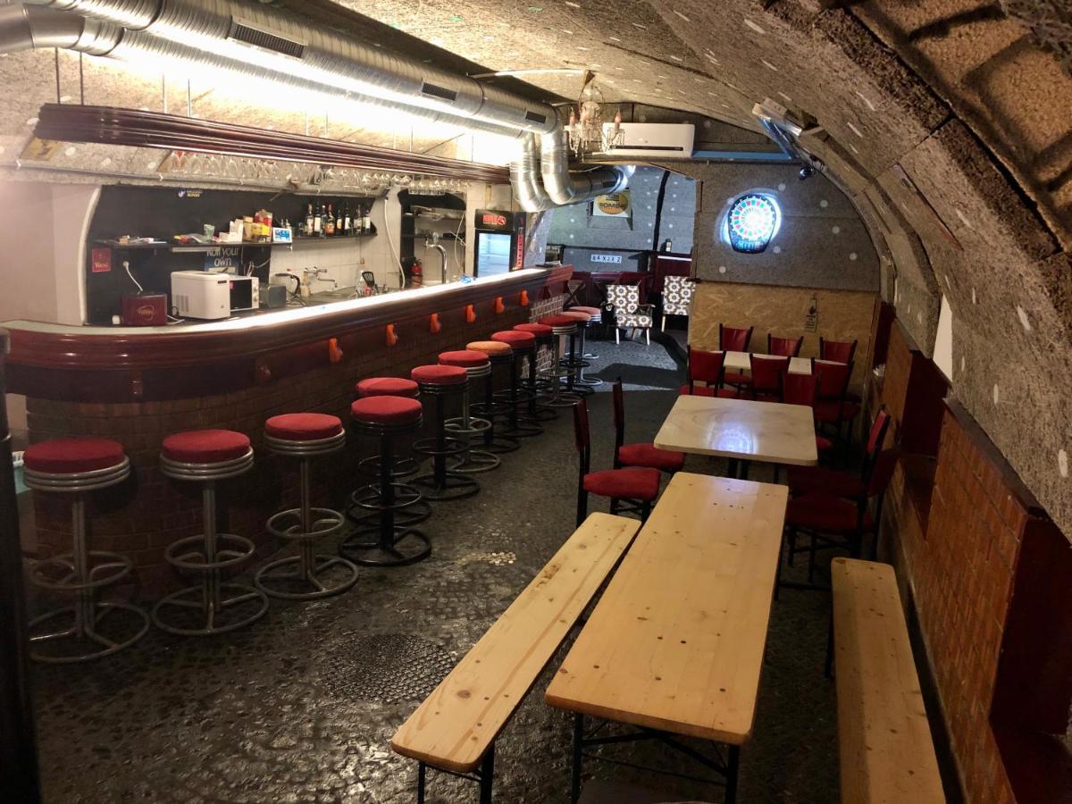 Whole Basement Former Pub 5 For Stag Do Budapeste Exterior foto
