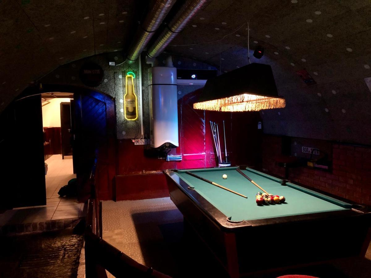 Whole Basement Former Pub 5 For Stag Do Budapeste Exterior foto
