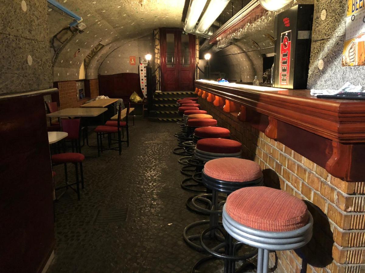 Whole Basement Former Pub 5 For Stag Do Budapeste Exterior foto