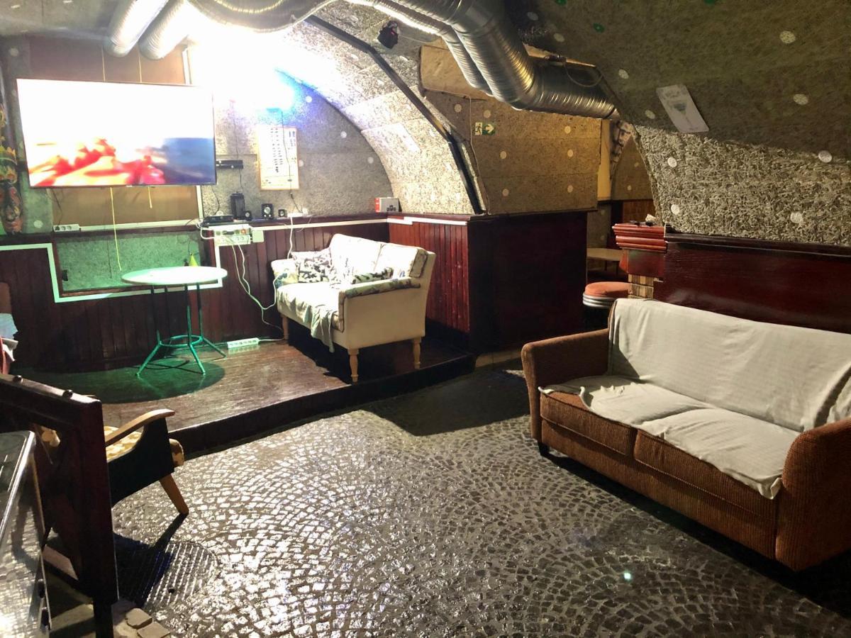 Whole Basement Former Pub 5 For Stag Do Budapeste Exterior foto